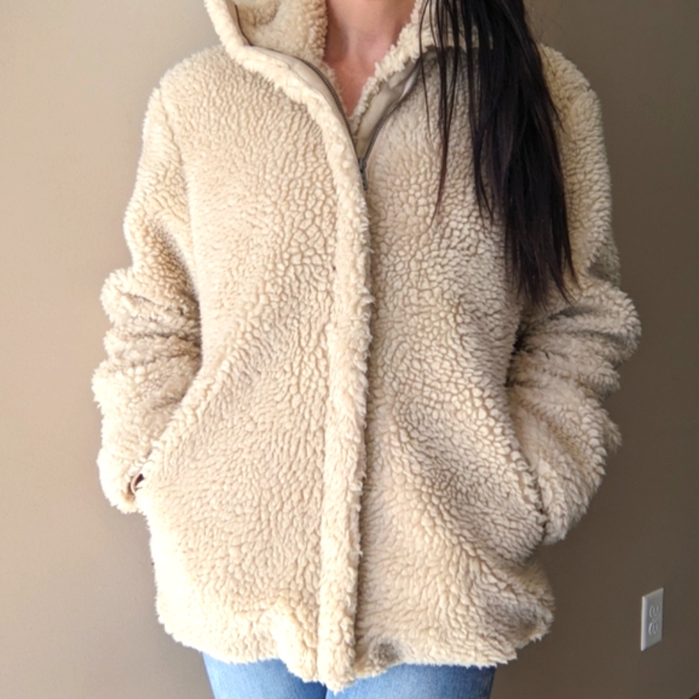 Sherpa Jacket - Picture 3 of 8
